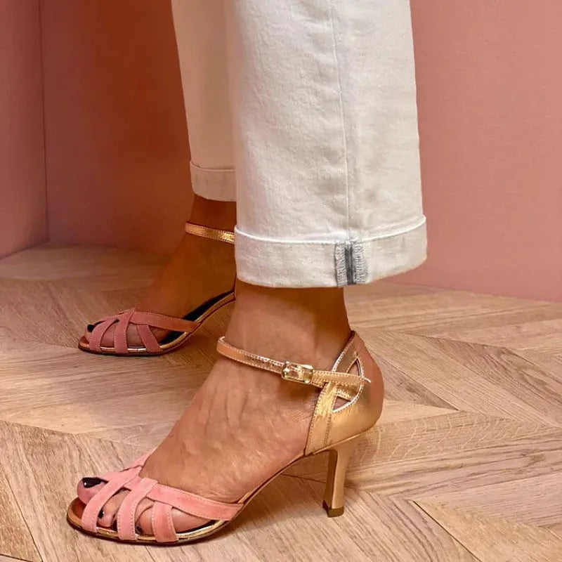 Unisex over-the-knee buckle sandals with a peep toe and herringbone toe holder in artificial PU.