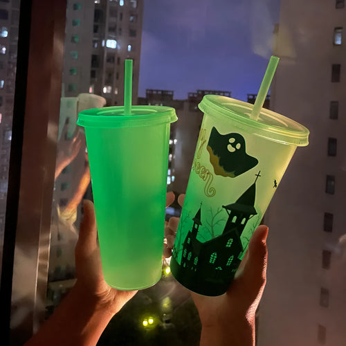720ml Halloween-themed plastic sippy cup with luminous design and straw in cylindrical shape