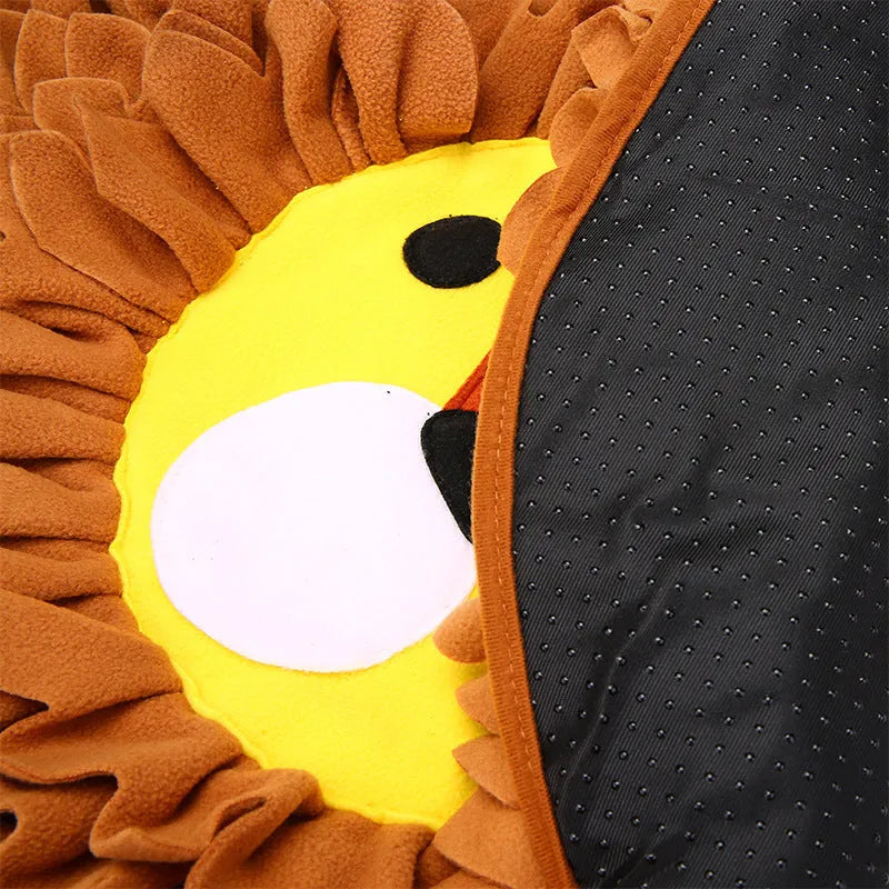 Brown lion pattern sniffing pad blanket for dogs and cats, measuring 33 by 25 centimetres