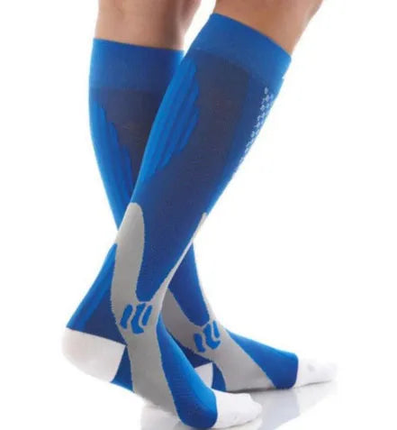 Graduated compression socks in athletic fit for running and travel
