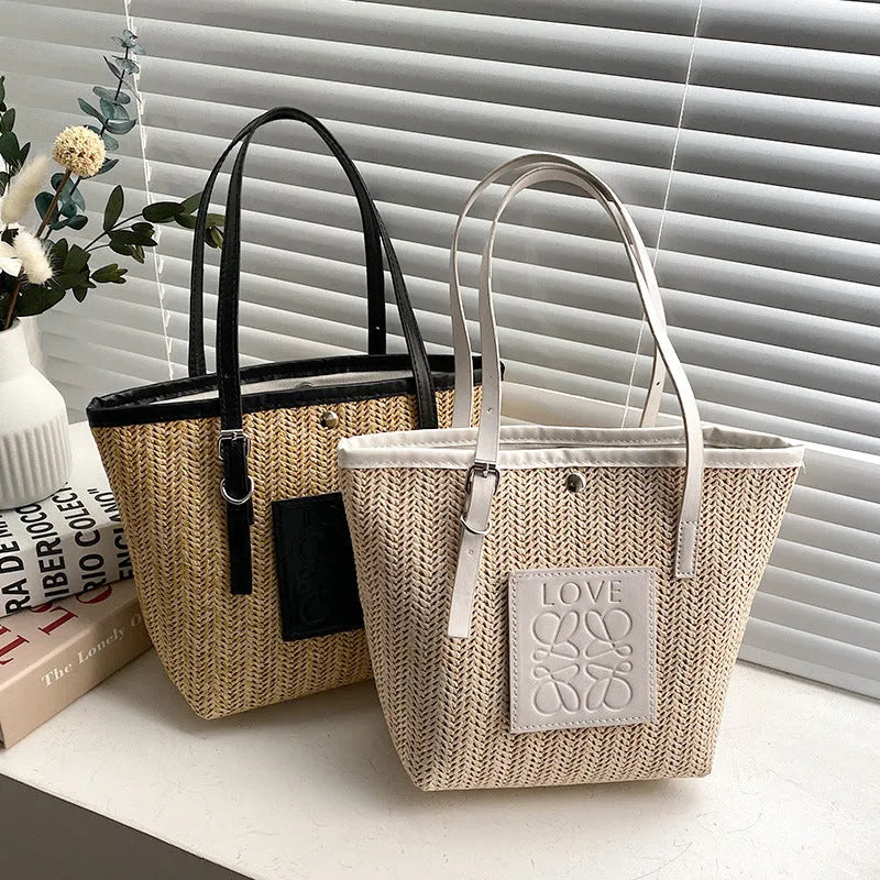 Women's woven straw shoulder bag with square shape and large capacity in black colour