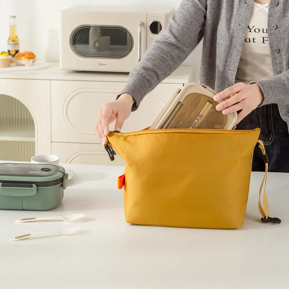 Japanese style insulated lunch bag with Oxford cloth construction in Army Green colour
