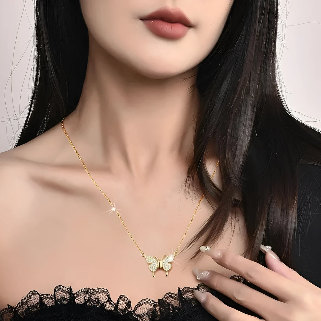 Women's butterfly charm clavicle necklace with twisted chain and magnetic closure in gold or silver titanium steel