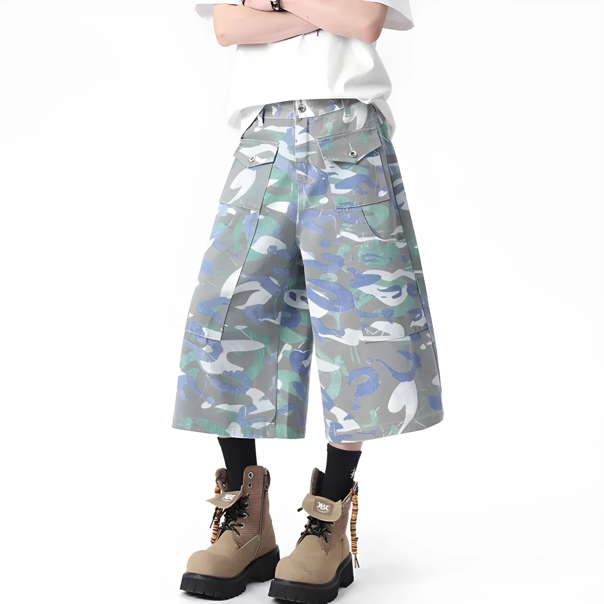 Camouflage pattern cotton denim cropped trousers with straight legs and front pockets
