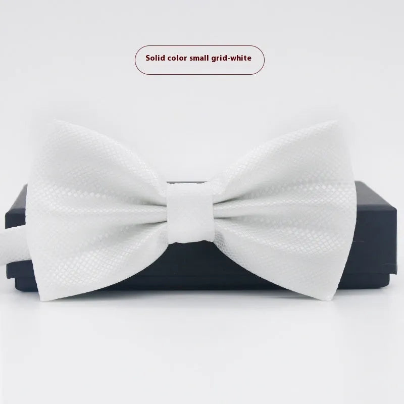 Men's solid colour formal bow tie in flat head style showing 12x6cm dimensions