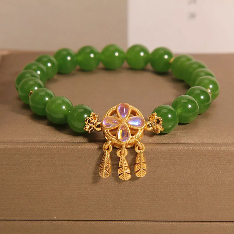 Women's jasper crystal bracelet with four-leaf clover pendant and dream catcher design