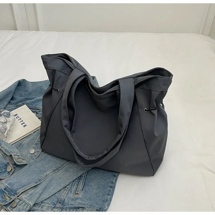 Soft foldable Oxford cloth commuter shoulder tote bag in street trend style