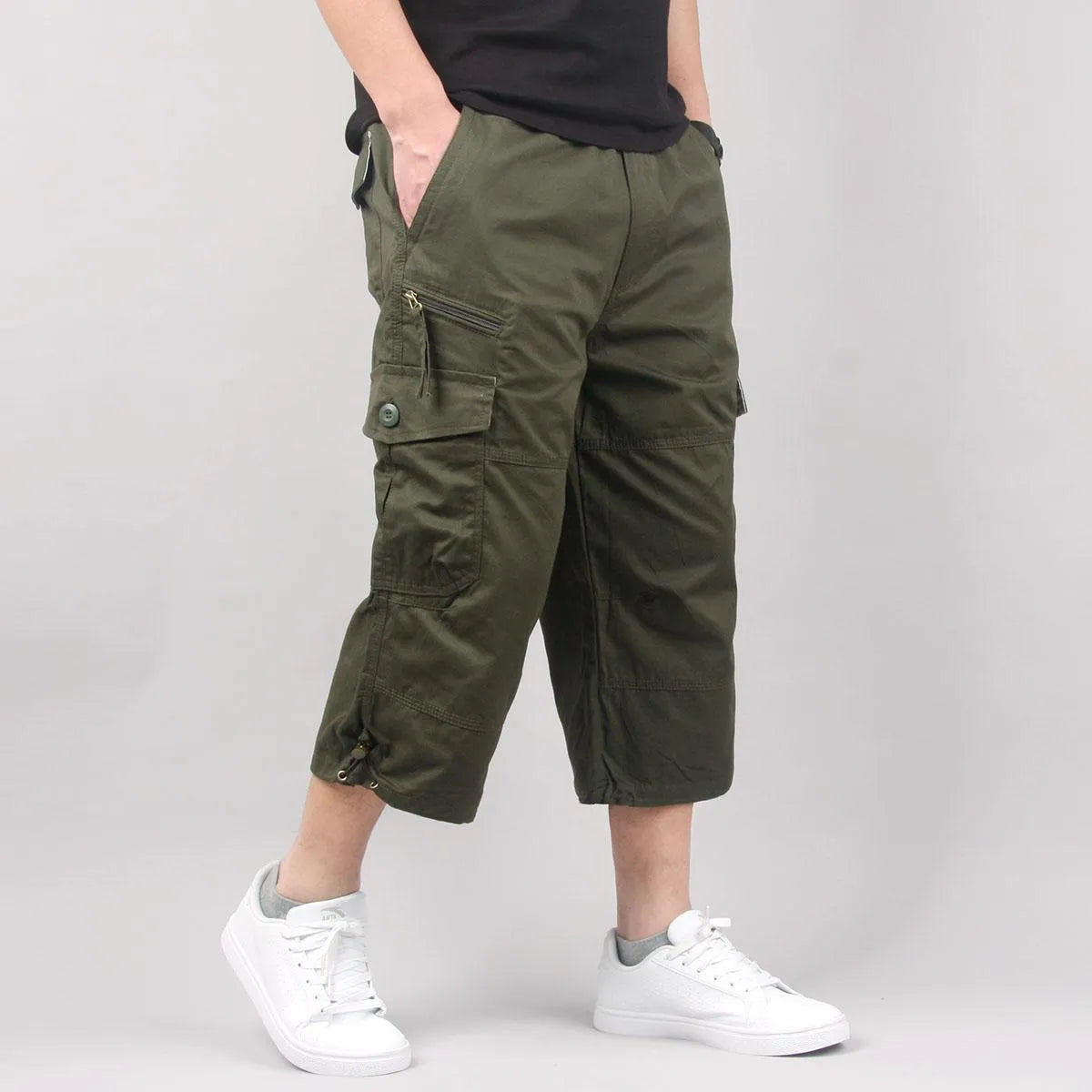 Man wearing loose khaki cotton cropped pants for sports