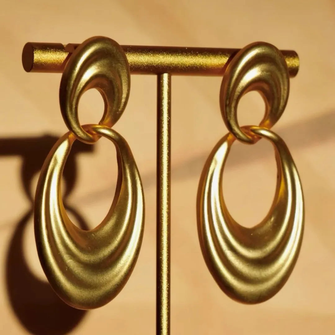 Copper French retro double circle earrings with a quicksand gold finish and U-shaped silhouette.