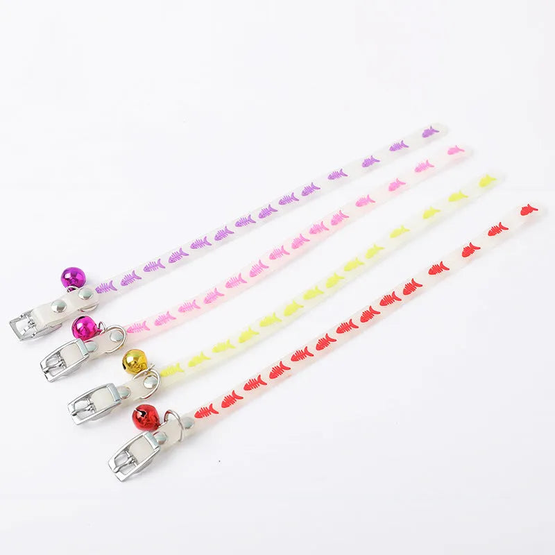 Glow in the dark adjustable silicone cat collar with metal bell in love style design