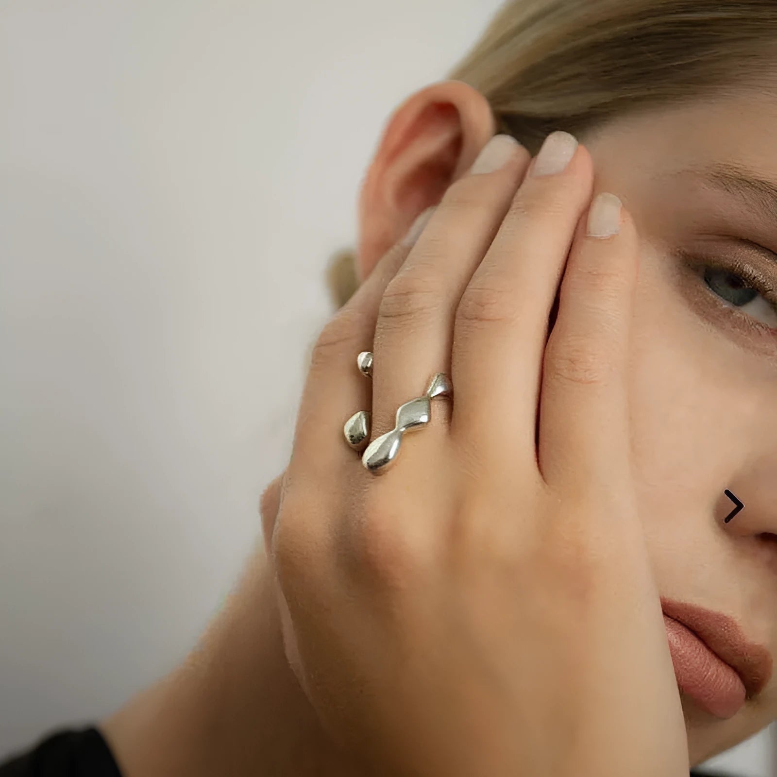 Brass women's fashion ring with spherical design in gold or silver adjustable ring