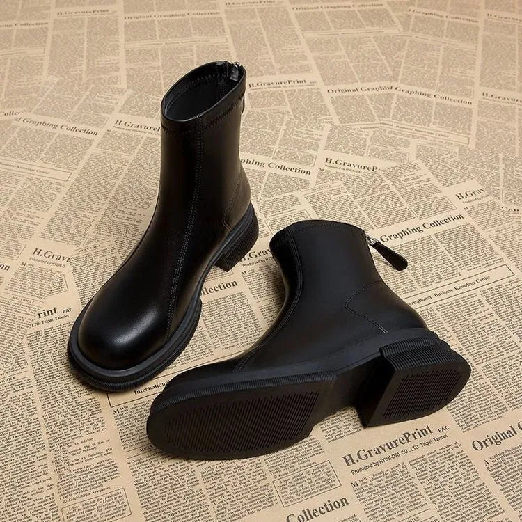 Women's flat heel ankle boots with back zipper in artificial PU, rounded toe design