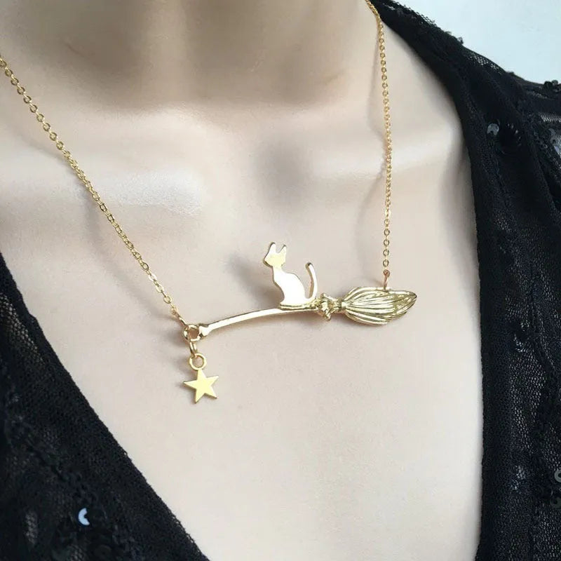 Black cat Halloween pendant necklace for women in alloy, showing simple animal zodiac design