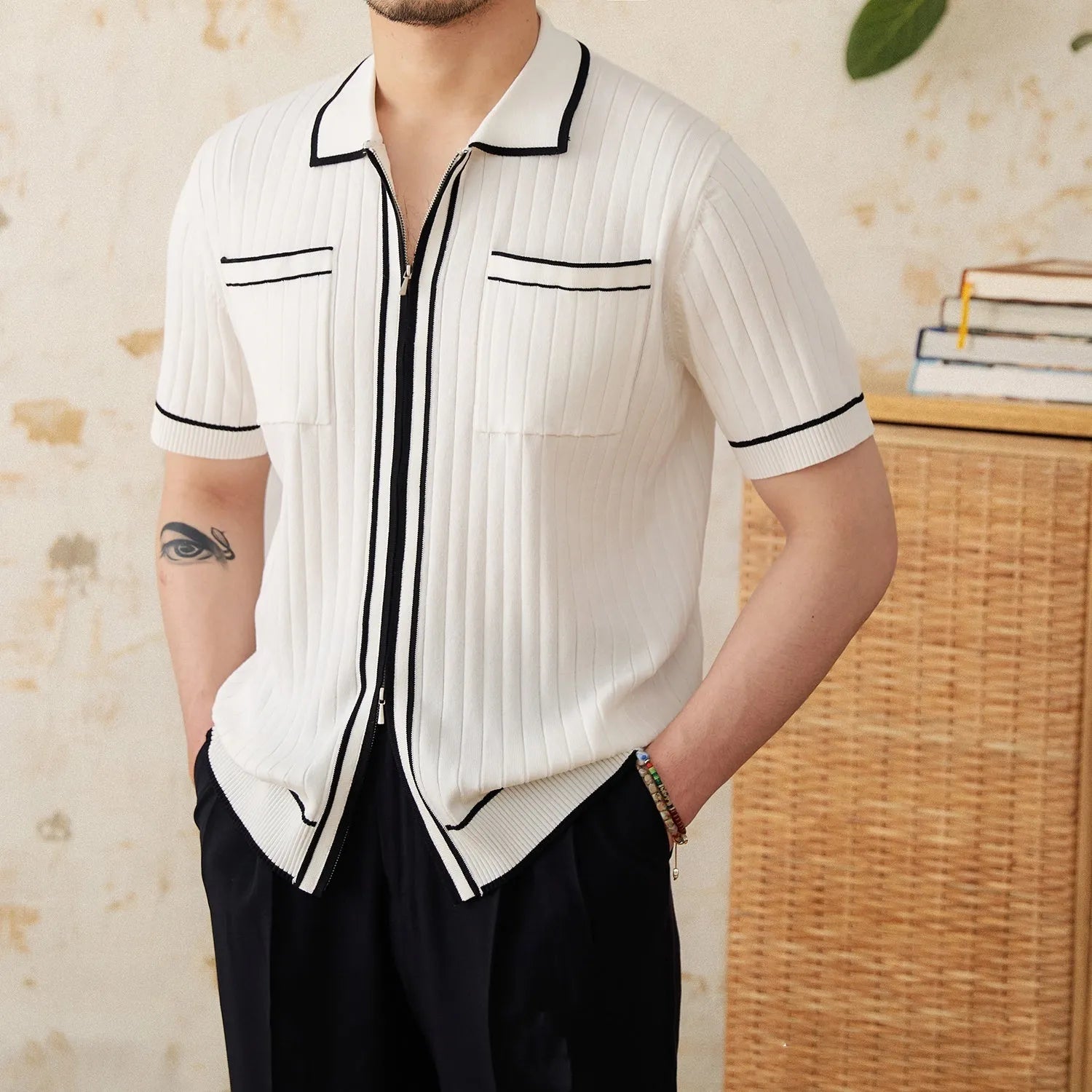 Slim elastic lapel collar short-sleeved polo shirt in black and white colours