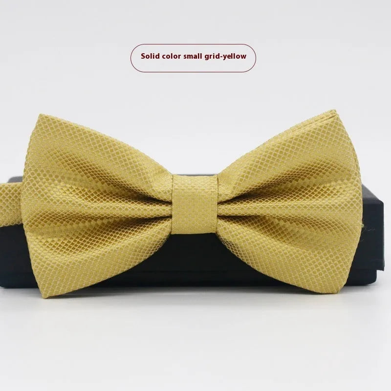 Men's solid colour formal bow tie in flat head style showing 12x6cm dimensions