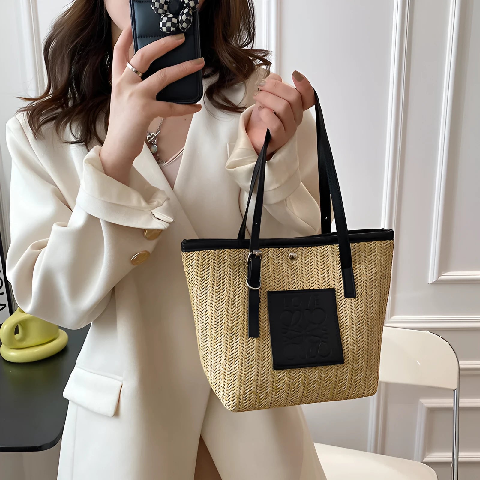 Women's woven straw shoulder bag with square shape and large capacity in black colour
