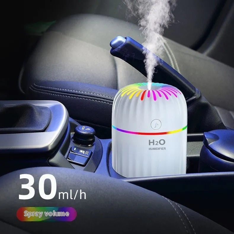 USB-powered mini car humidifier with animal design in green, pink or white colours