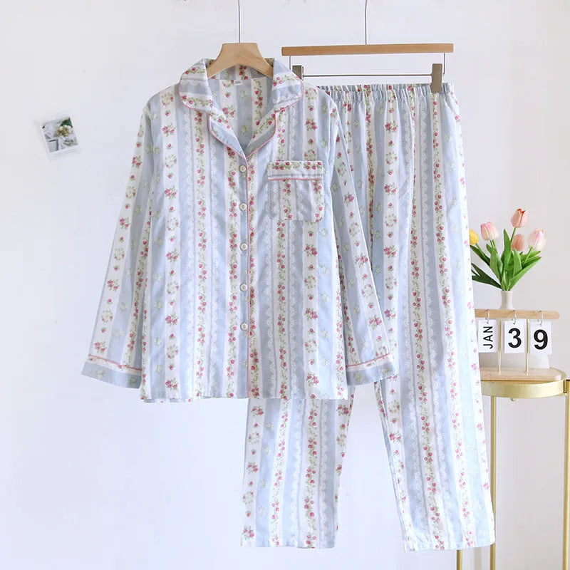 Women's cotton double-layer gauze pyjama set with long sleeves and trousers in colour stripes pattern