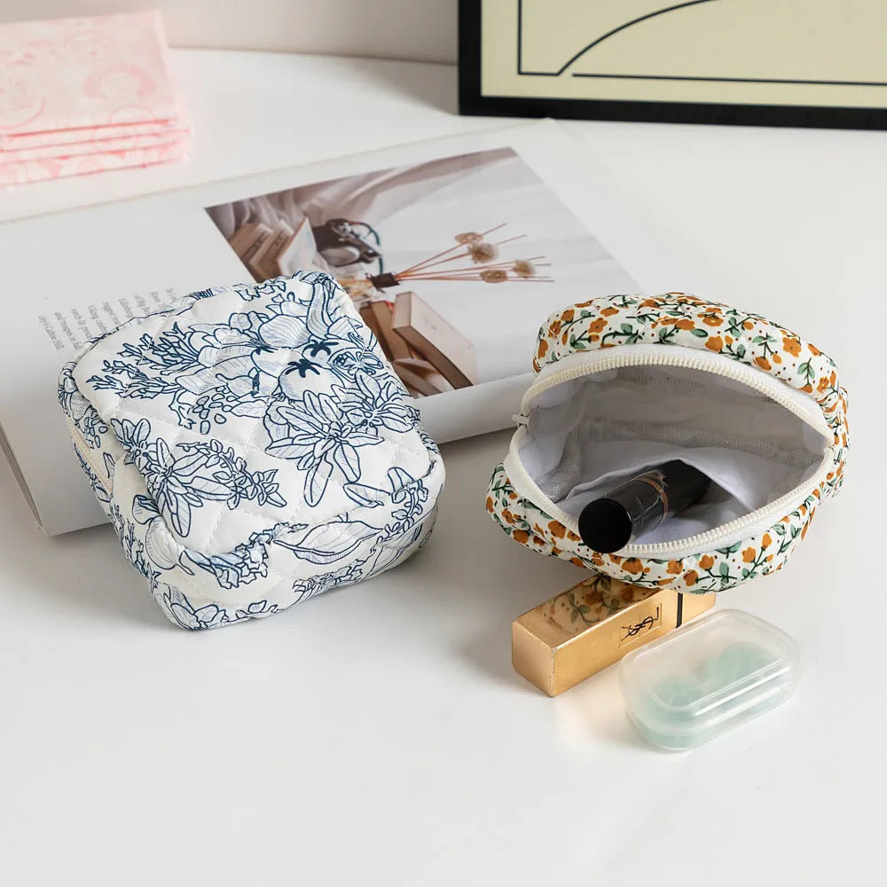 Polyester women's key storage bag with floral pattern in various colour options