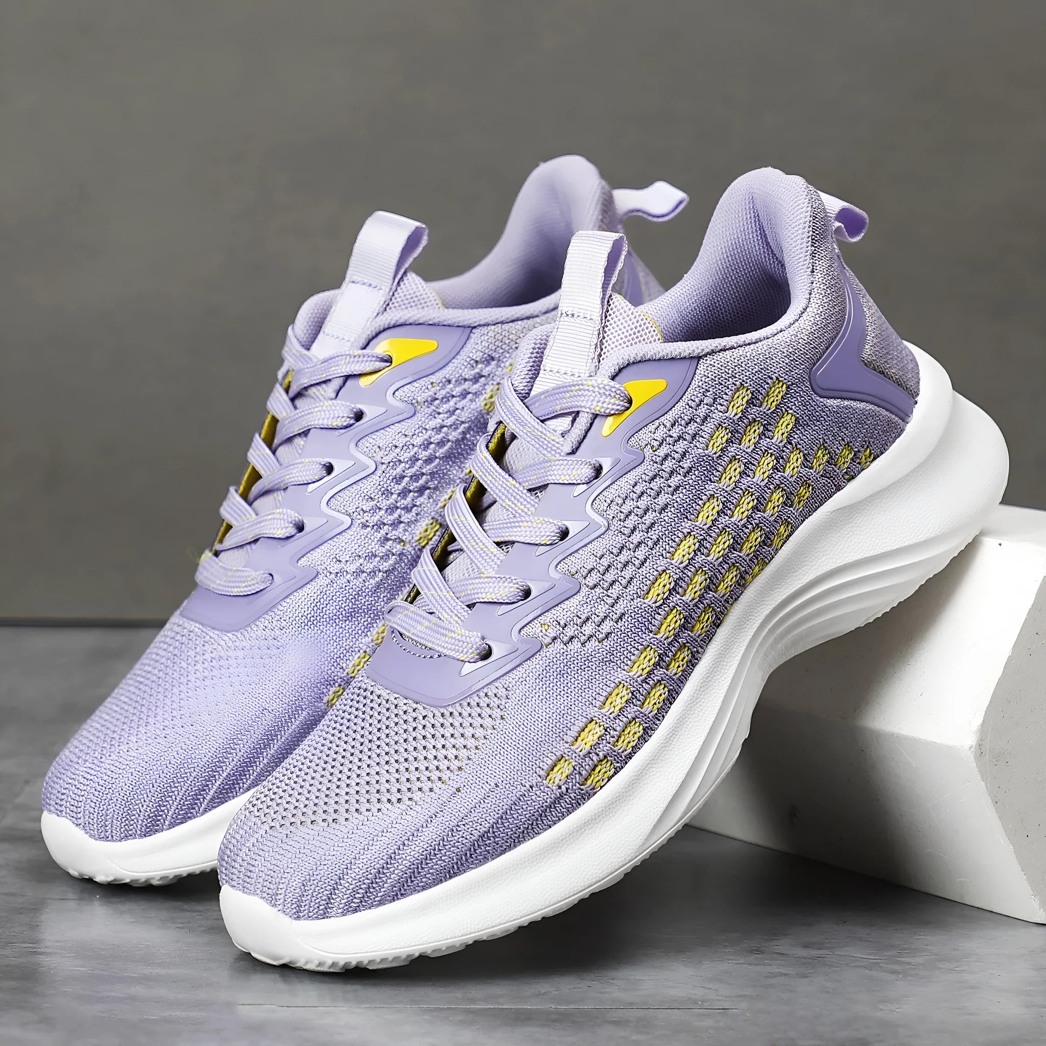 Women's lavender purple Flyknit running shoes with striped pattern and EVA sole