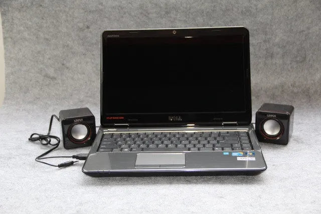 Small black square USB-powered 2.0 desktop computer speaker for 700B models