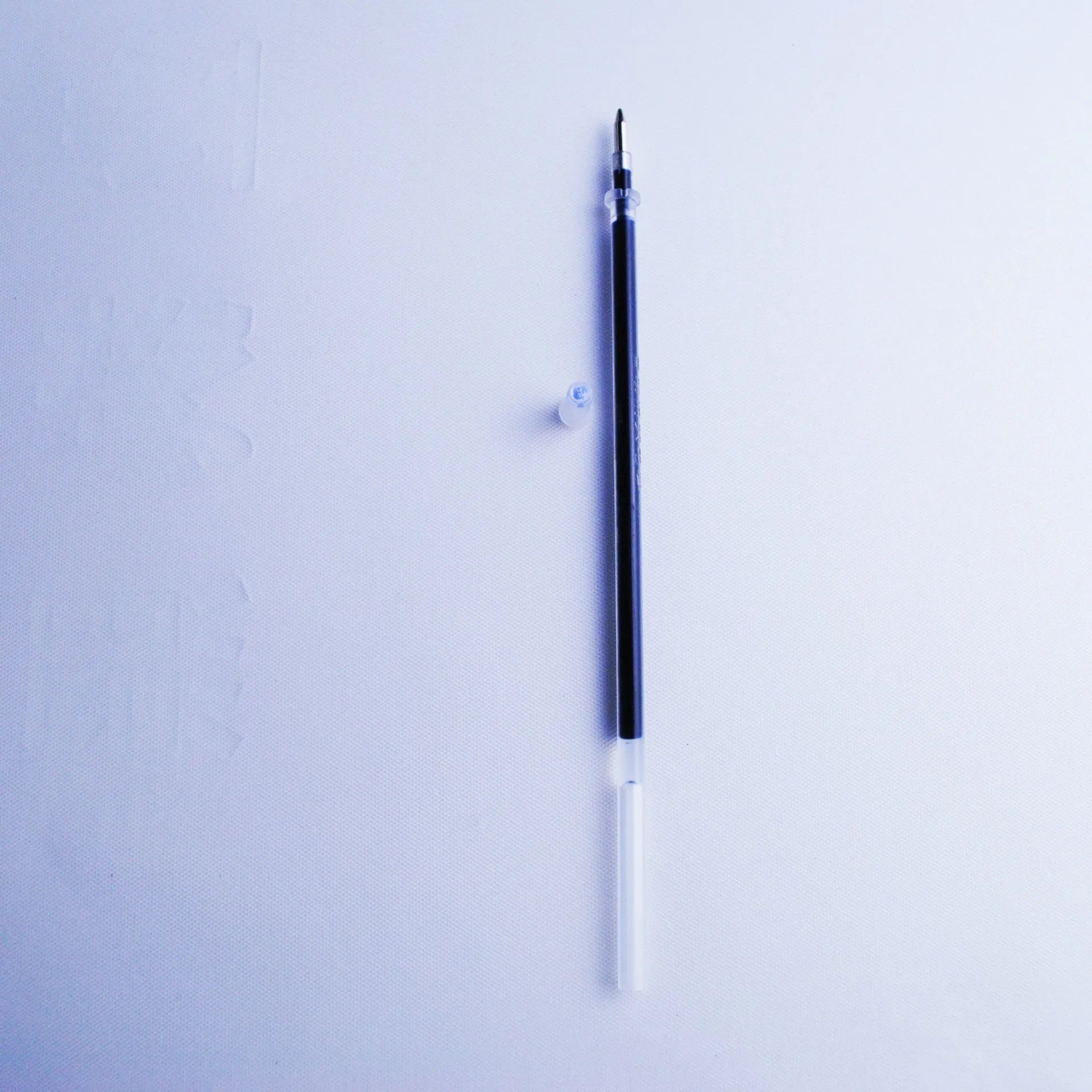 Automatic fading pen core set with 0.5mm tip, blue ink, 130mm plastic body, eight cores included