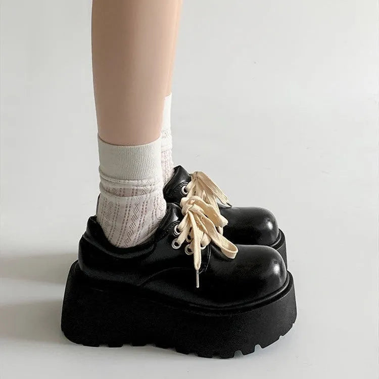 Black women's retro lace-up platform shoes with chunky 6-8cm sole and round toe