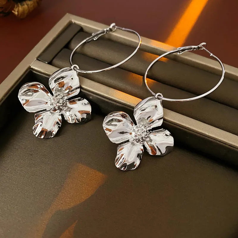 Silver needle metal flower earrings with geometric vintage design in gold or silver finish