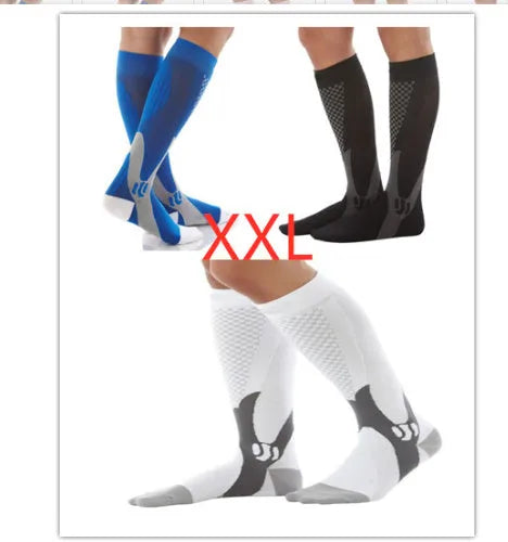 Graduated compression socks in athletic fit for running and travel