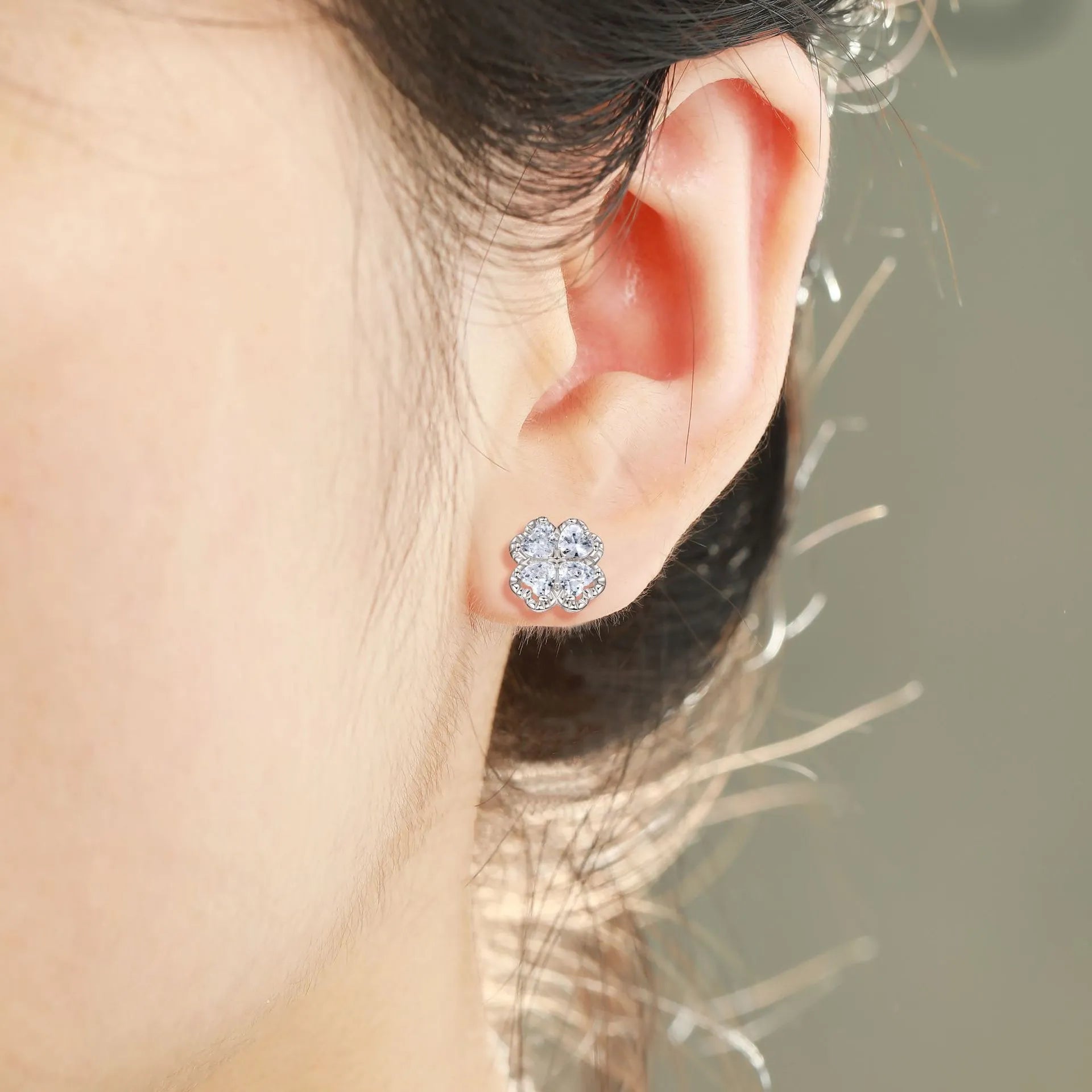 925 silver heart-shaped zircon earrings in white gold colour with European styling