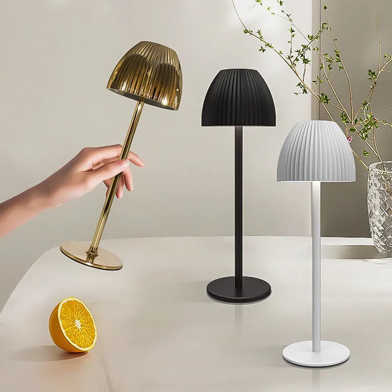 Ins pattern dimming small night lamp with thin round base in black or white colour.