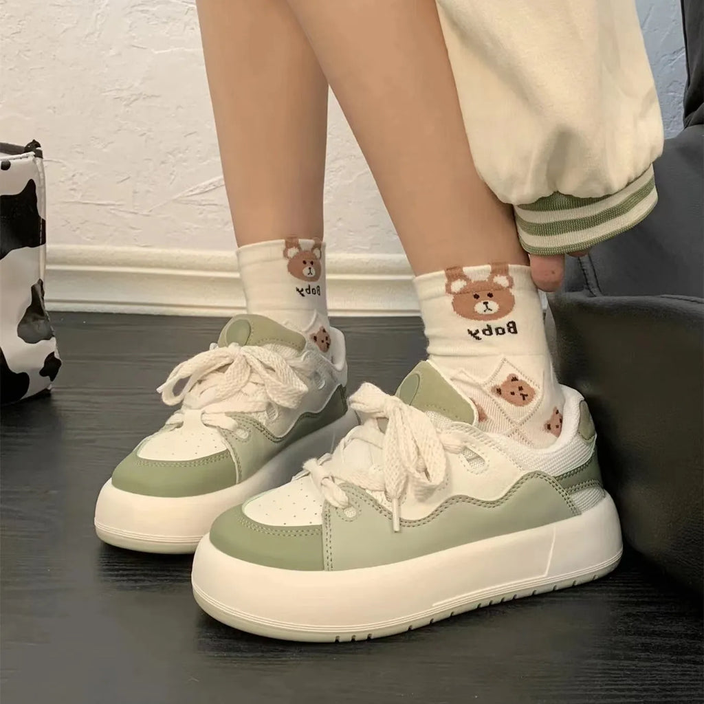 Green women's casual shoes with PU mesh upper and flat heel