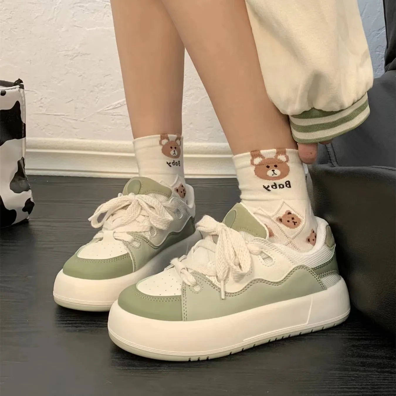 Green women's casual shoes with PU mesh upper and flat heel