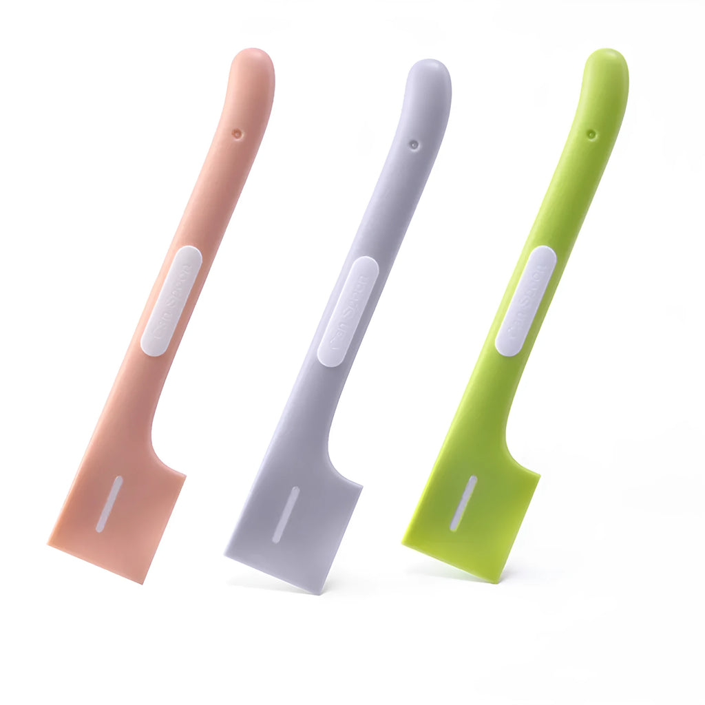 Long-handled green pet food spoon for canned wet food with angled scraper design