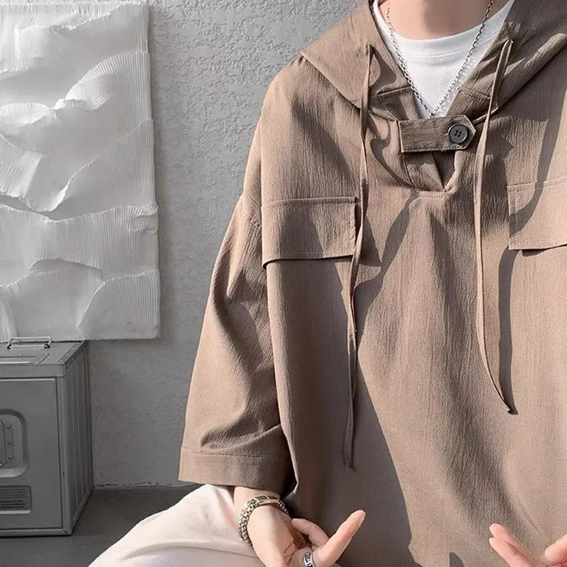 Men's hooded short sleeve t-shirt in loose fit summer style with polyester fabric