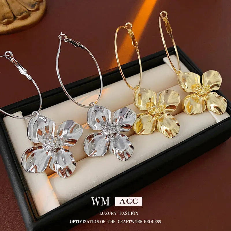 Silver needle metal flower earrings with geometric vintage design in gold or silver finish