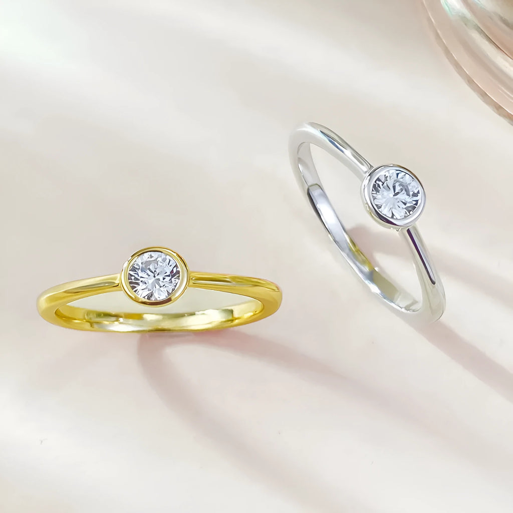 Minimalist silver crown ring with linear detailing in gold or platinum finish for women's daily wear