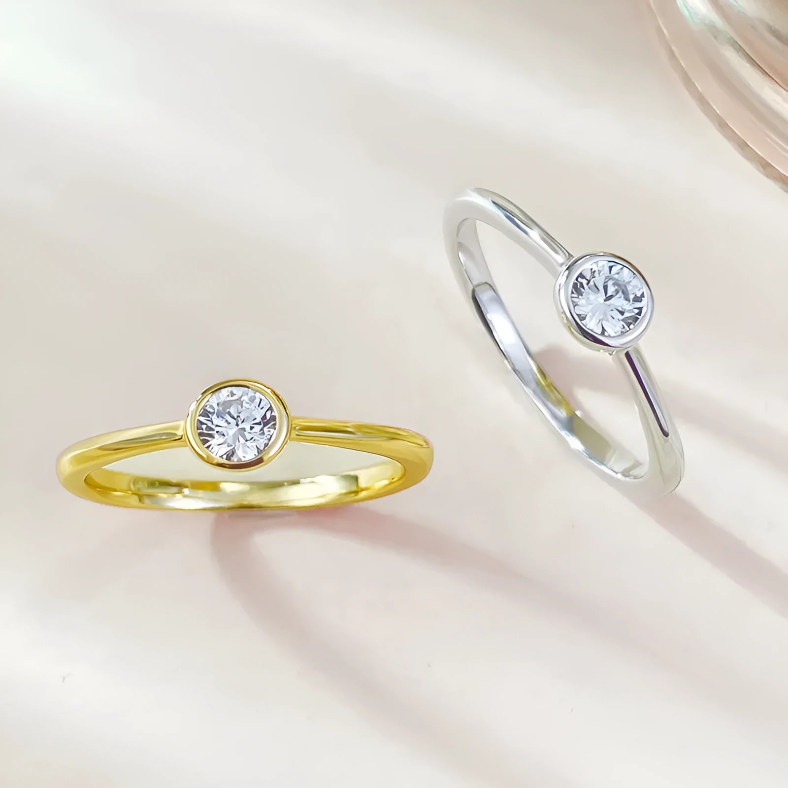 Minimalist silver crown ring with linear detailing in gold or platinum finish for women's daily wear