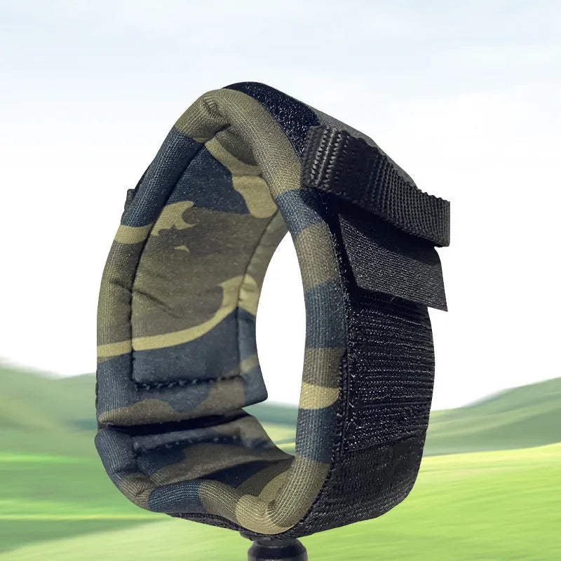 Surfboard hand holding rope with high elastic pulp fibre construction showing attachment point for watercraft equipment