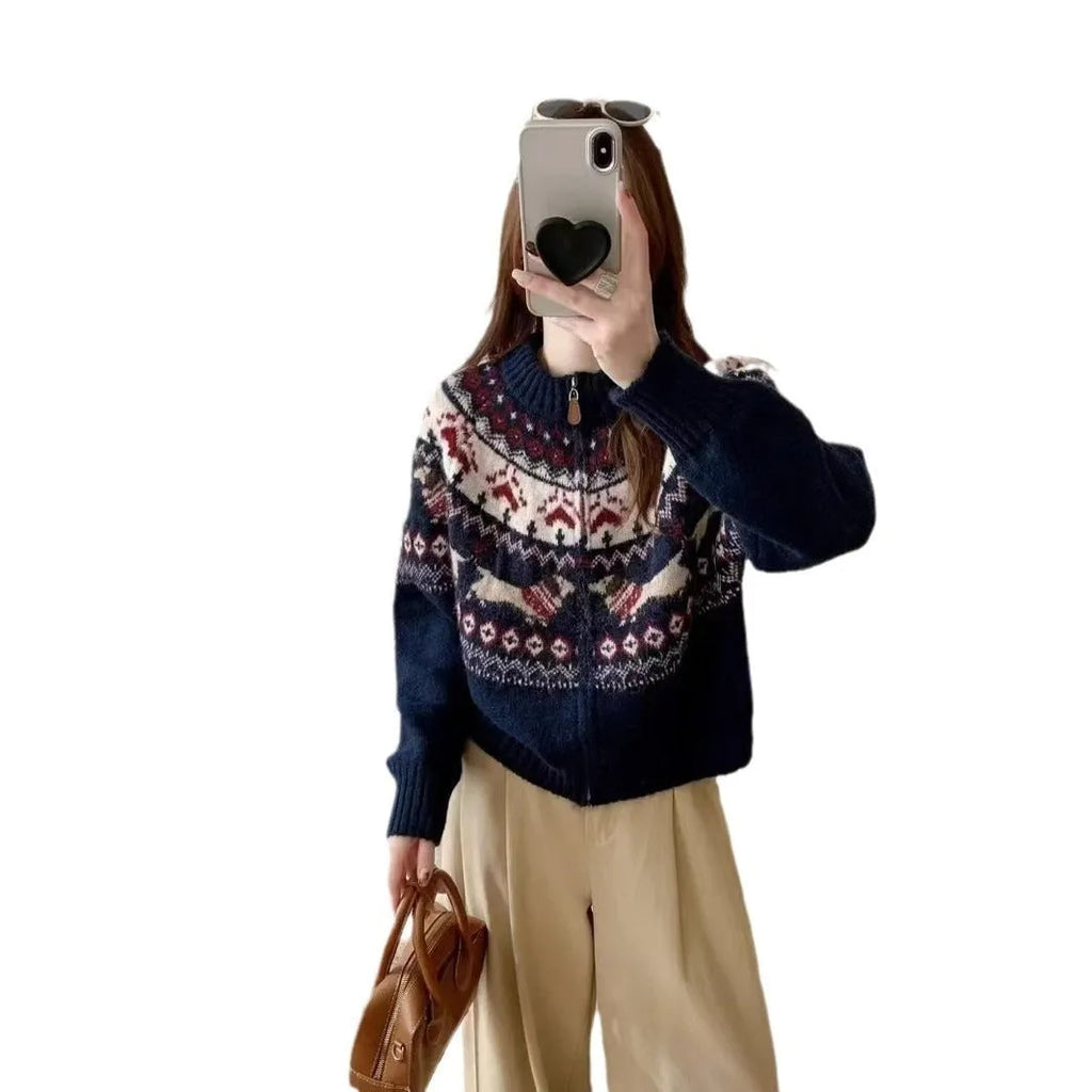 Ethnic jacquard round neck pullover sweater in loose fit with 3D pattern