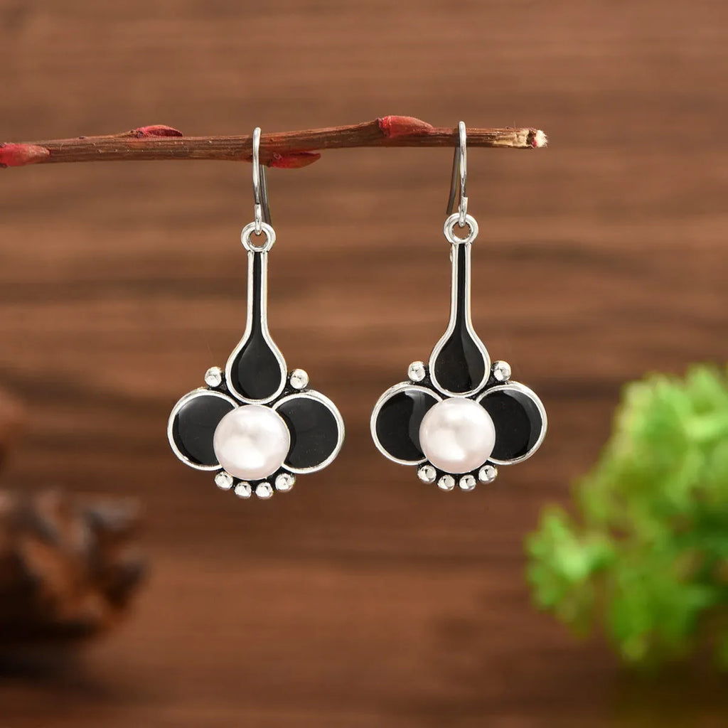 Silver retro fashion earrings for women with electroplated finish and alloy construction