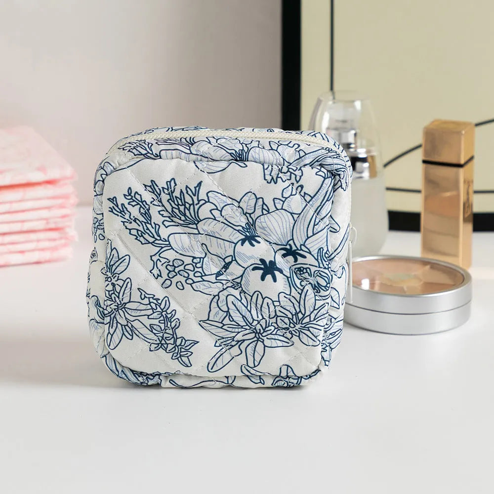 Polyester women's key storage bag with floral pattern in various colour options