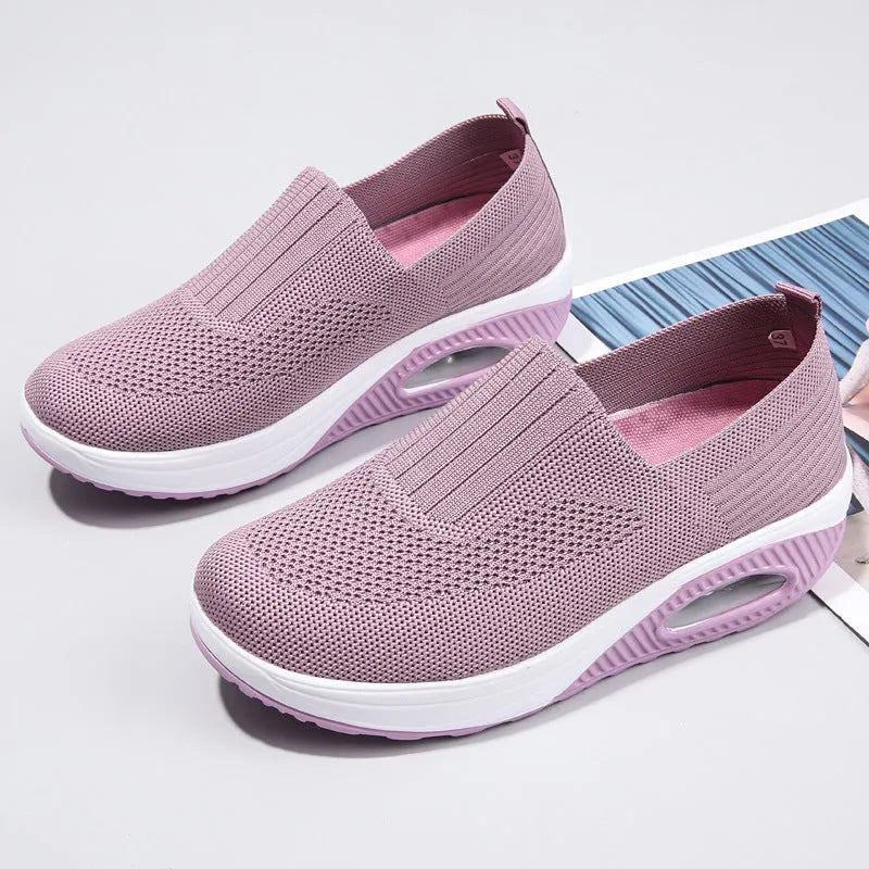 Women's mesh running shoes in mid-heel design with air cushion and round toe