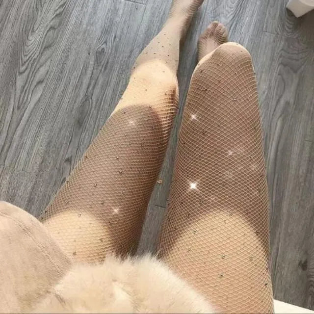 Women's fishnet stockings with diamond mesh pattern in black, skin colour, or white