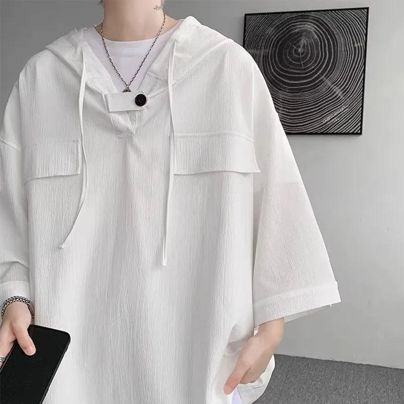 Men's hooded short sleeve t-shirt in loose fit summer style with polyester fabric
