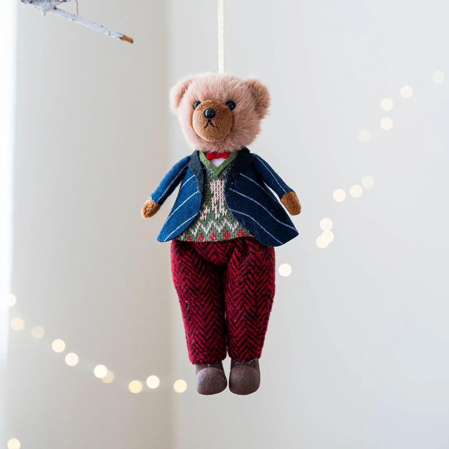 Cartoon-style plush bear couple set showing princess bear and gentleman bear with plaid suit design in soft cloth fabric