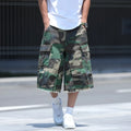 Men's American retro style camouflage shorts in loose fit cropped design for summer wear
