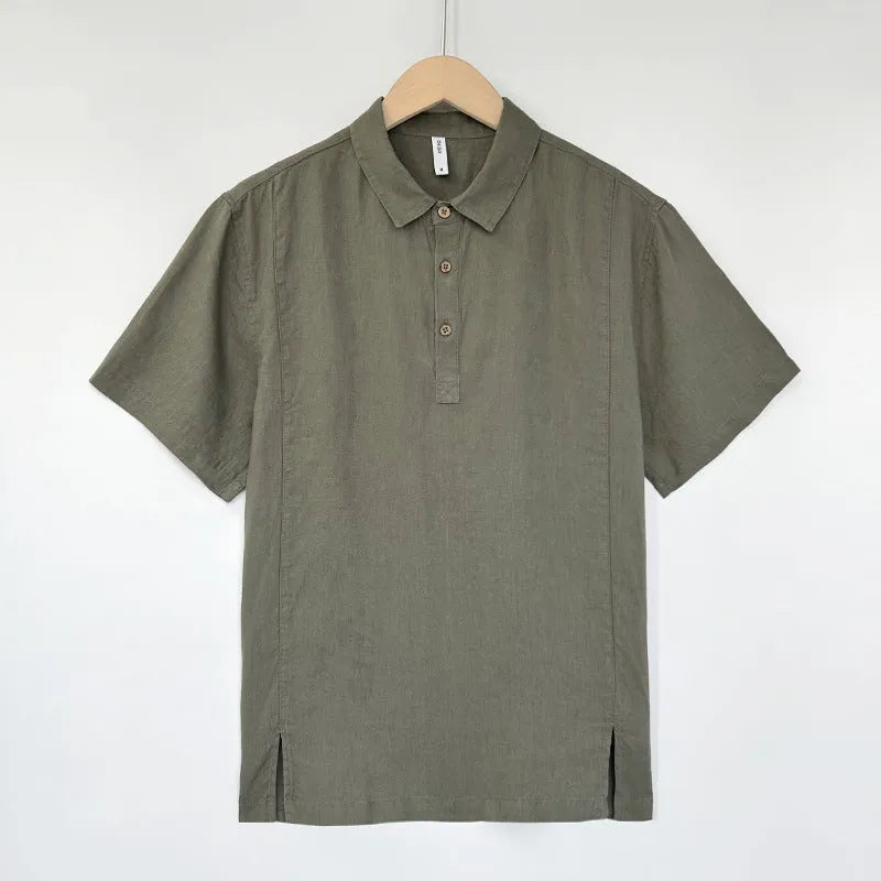 Men's linen summer top with thin lapels and short sleeves in a loose fit.