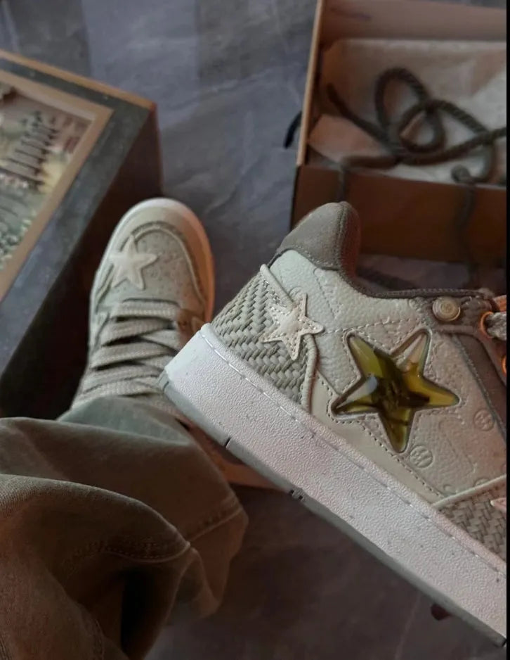 Green low-top casual shoes with star pattern stitching and thick rubber sole