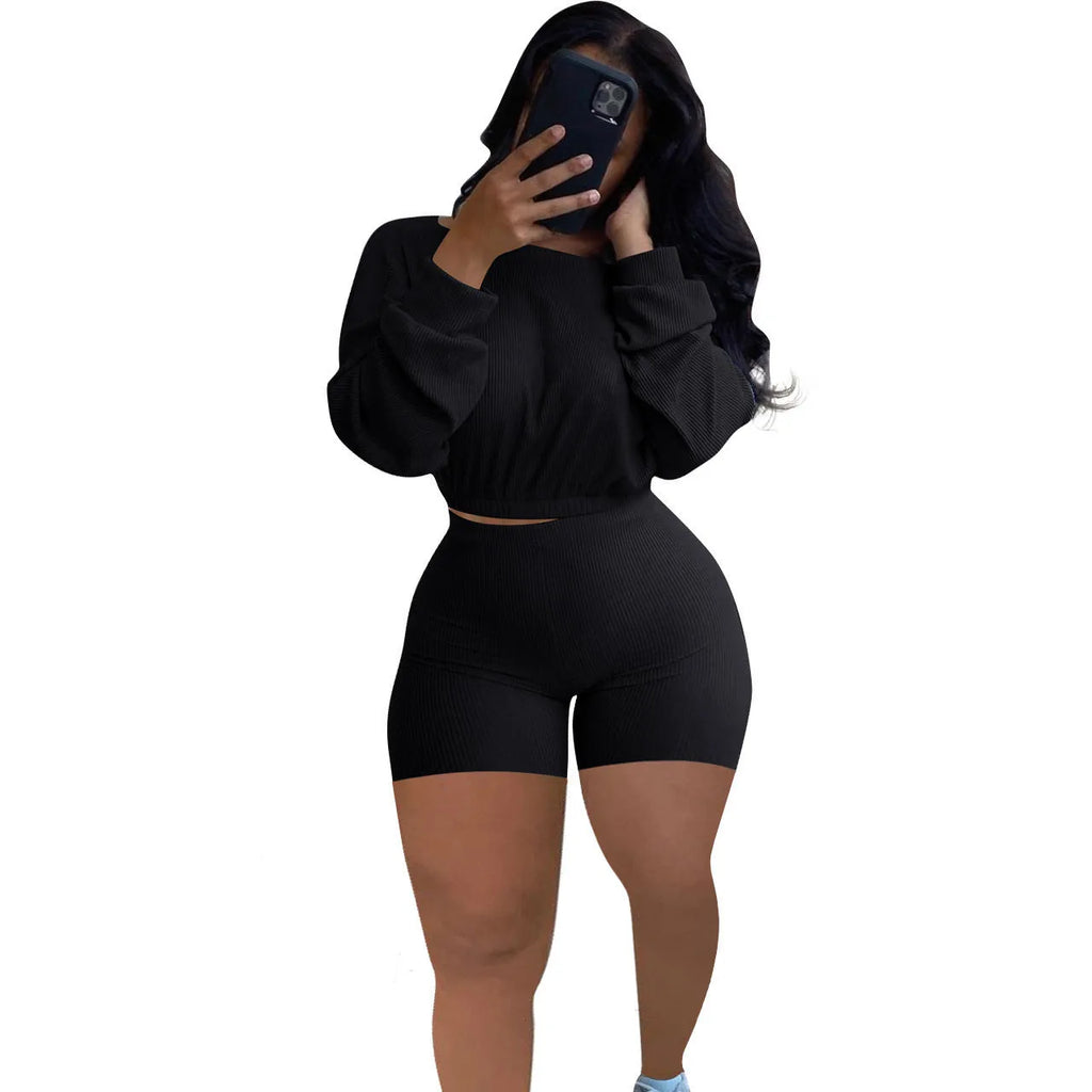 Women's sunken stripe solid colour off-the-shoulder two-piece set with long sleeves and shorts.